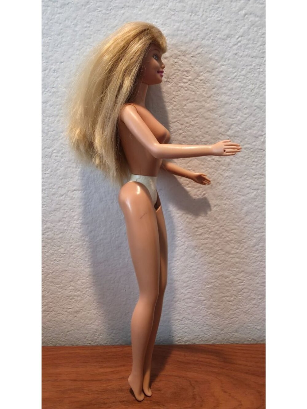 Vintage Mattel Barbie Nude Doll Blonde Hair w/ Bangs & Blue Eyes - Indonesia - Picture 6 of 11